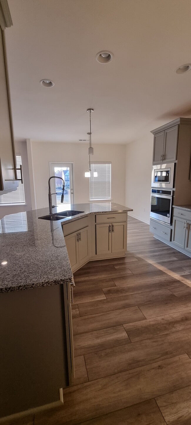 Building Photo - 4630 Falls River Dr