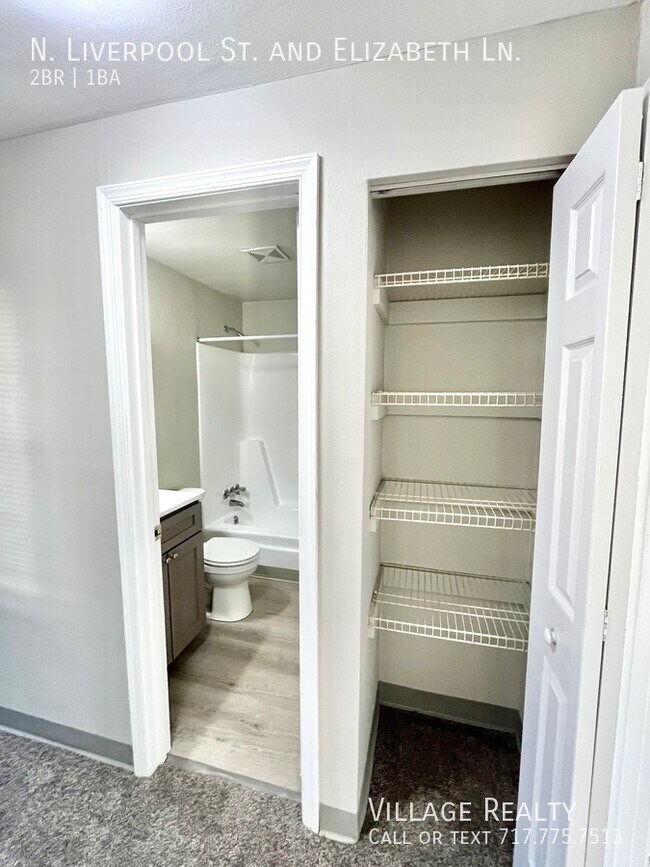 Building Photo - 75 N Liverpool St