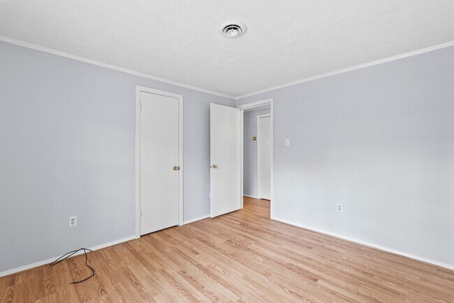 Building Photo - Updated 3-Bedroom Home on Quiet Street in Charlotte Court House!