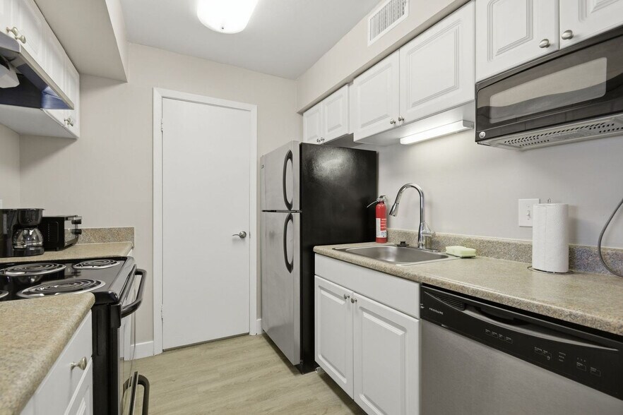 Building Photo - 4040 Presidential Blvd