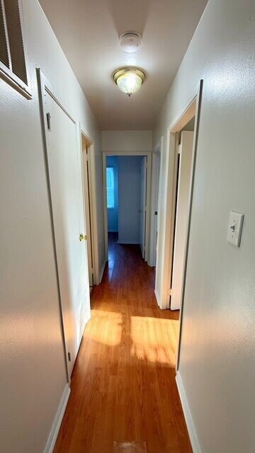 Building Photo - WESTSIDE - 3 BEDROOM RANCH HOME AVAILABLE NOW!
