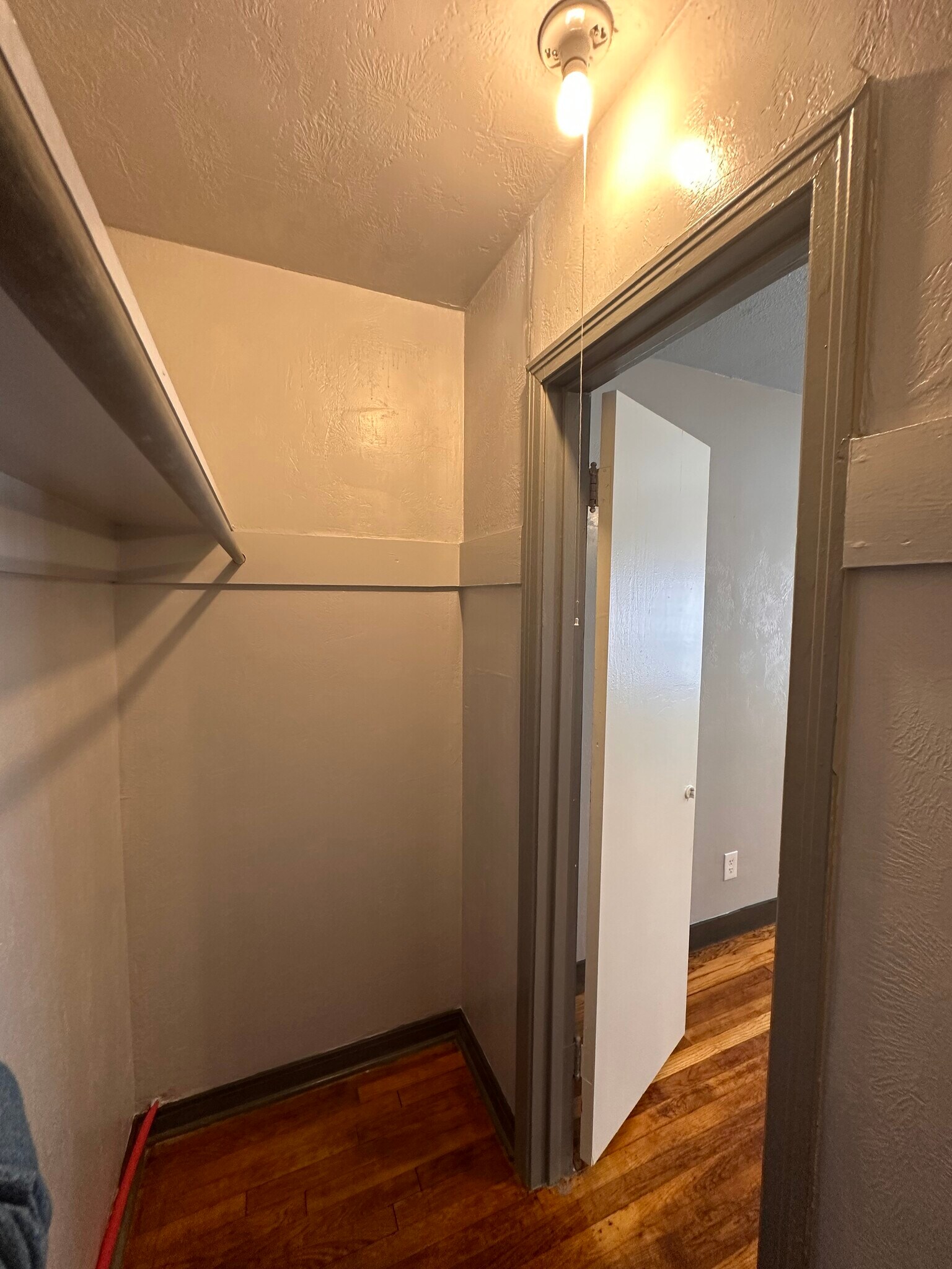 Building Photo - 3805 Highland Dr