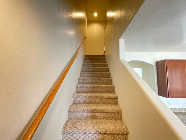 Building Photo - Prime Gilbert 3 Bedroom/2.5 bath 1st floor bonus room, 3 community pool's