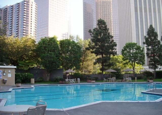 Building Photo - 800 W 1st St