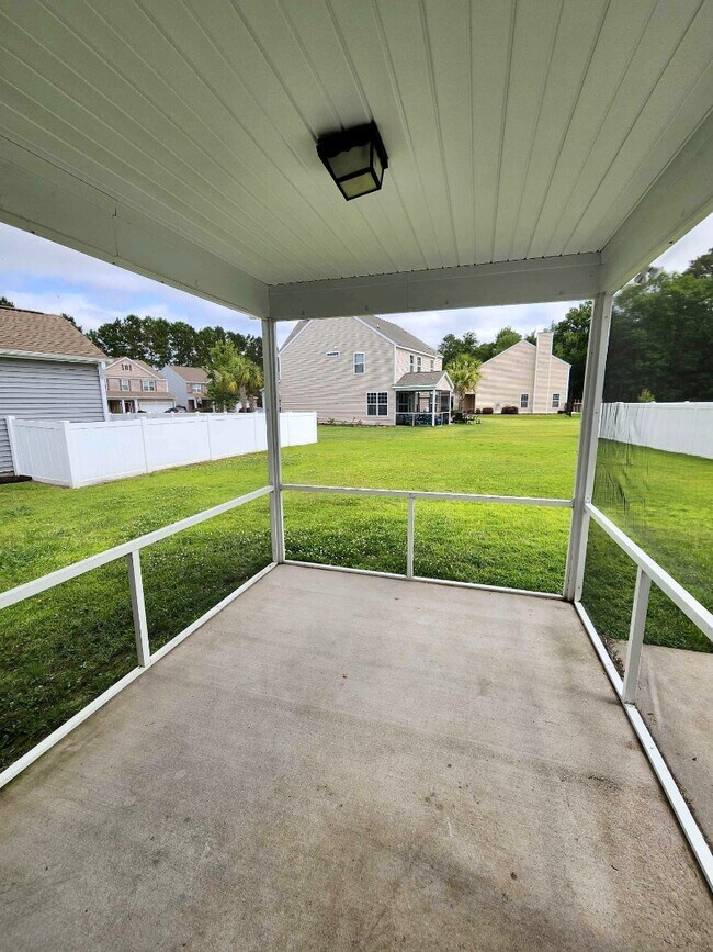 Building Photo - 422 Moss Pond Rd