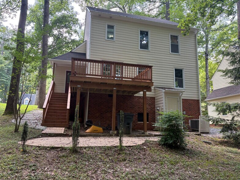Building Photo - 5605 Chatmoss Rd