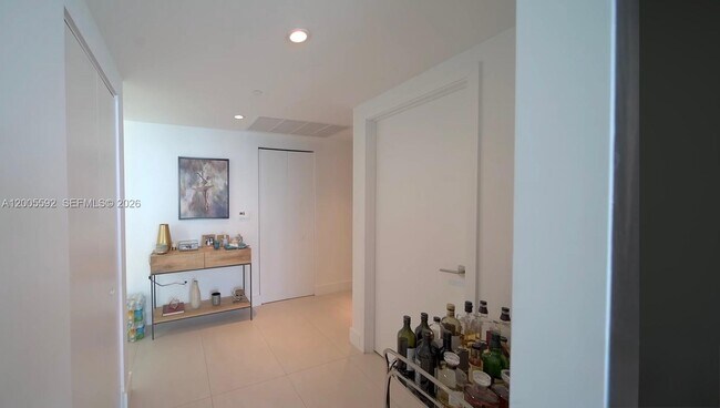 Building Photo - 3131 NE 7th Ave