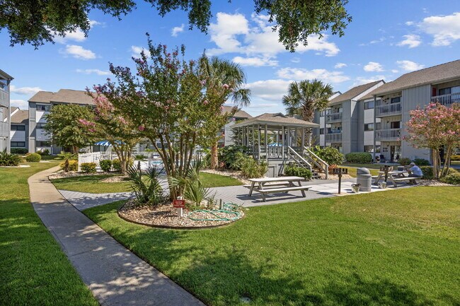 Building Photo - Charming 2-Bedroom Condo Near the Beach