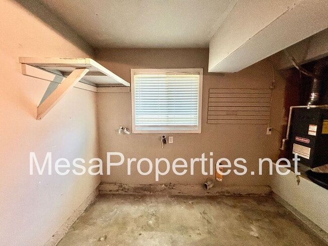 Building Photo - 1749 E Fairfield Ct