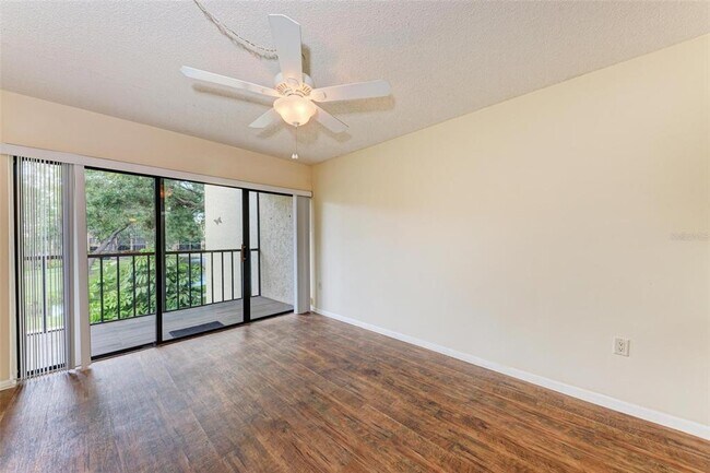 Building Photo - 305 30th Ave W