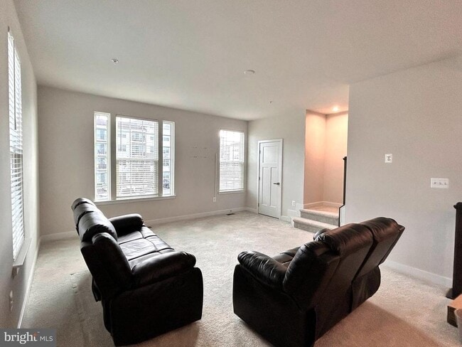 Building Photo - 16225 Picasso Aly