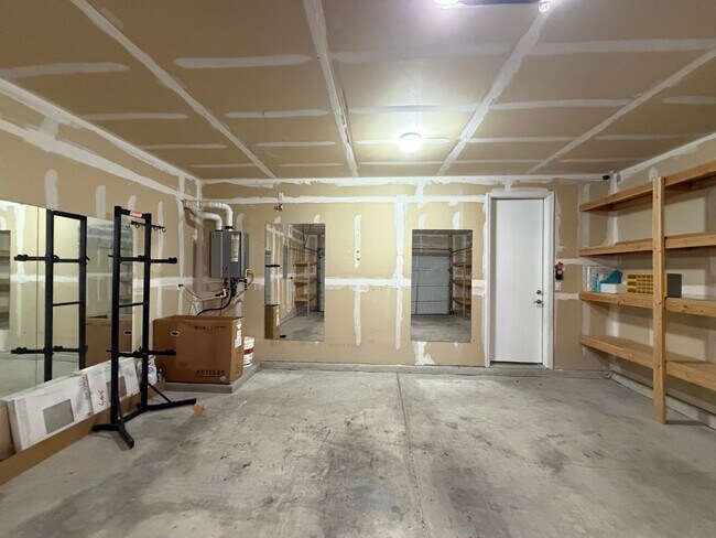 Building Photo - 4 Bedroom Single Story Home Available Near Golf Course Rd & Southern Blvd!