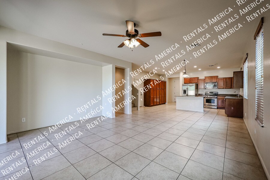 Building Photo - 3410 S Sunland Dr