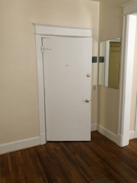 Building Photo - 1315 Park Rd NW