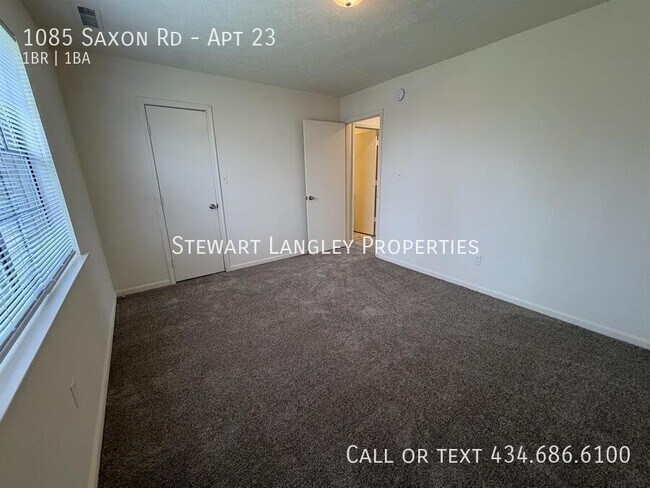 Building Photo - 1085 Saxon Rd