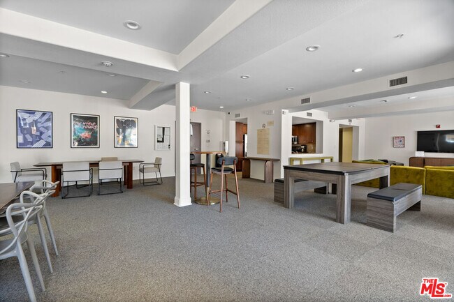 Building Photo - 360 W Ave 26