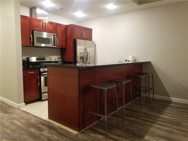 Building Photo - 4575 Dean Martin Dr