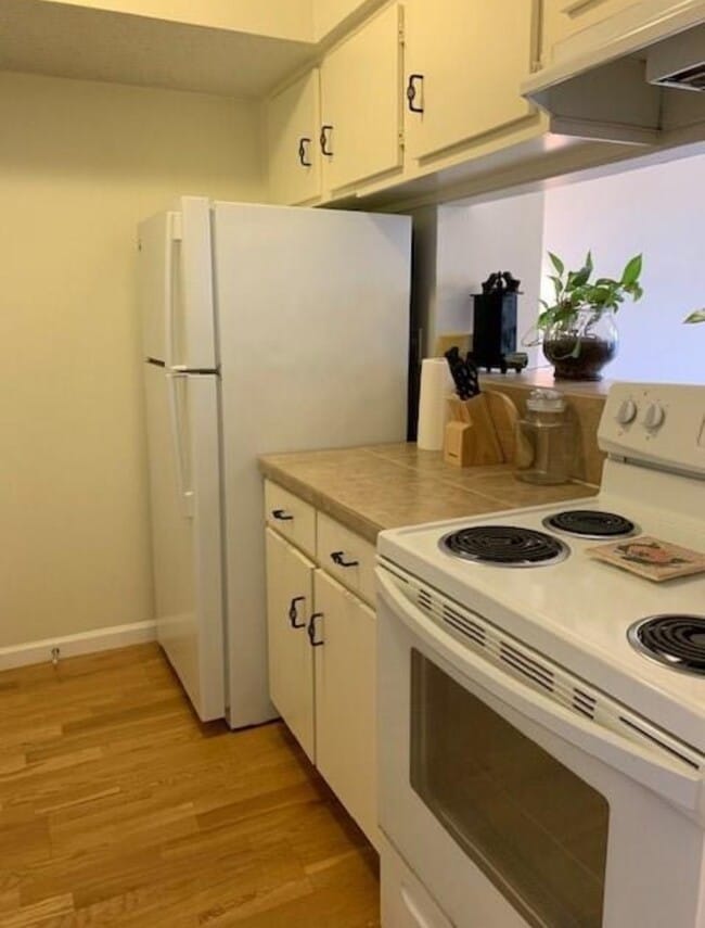 Building Photo - 6410 Del Monte Dr