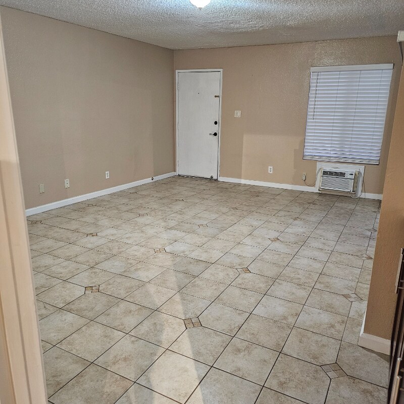 Building Photo - 101 W Olive Ave