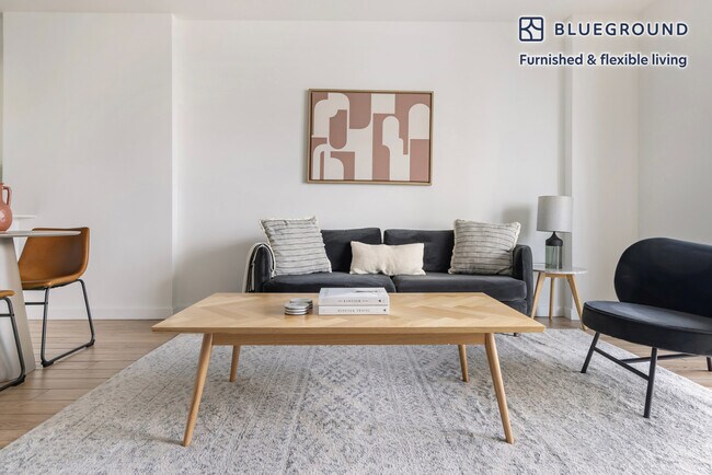 Building Photo - 1501 SW 37th Ave