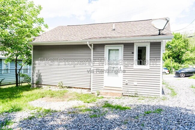 Building Photo - 1013 Glider Ave