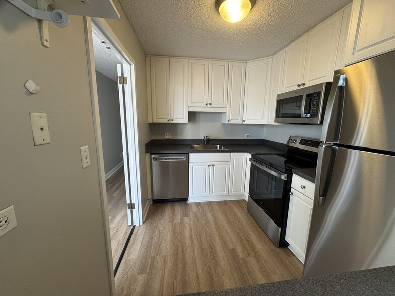 Building Photo - 10 E Ontario St