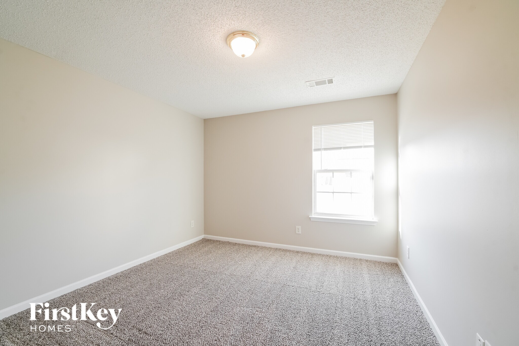 Building Photo - 6224 Hickory Ln Cir