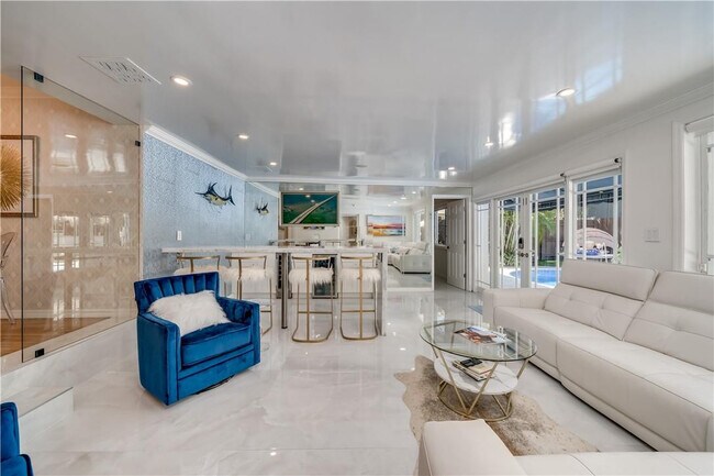 Building Photo - 417 NE 15th Ave