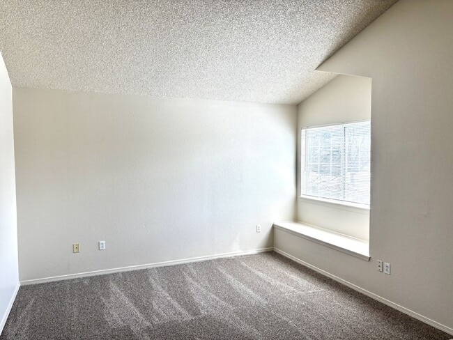 Building Photo - Stunning 3 bed 3 bath rental home in Highlands Ranch CO 80126 available 4-1-2026