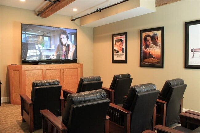 Building Photo - 624 Washington St