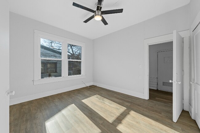 Building Photo - 817 S 10th St