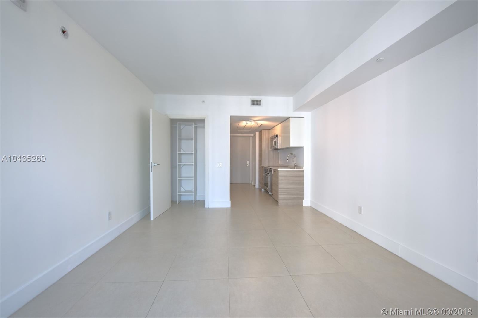 Building Photo - 1300 Brickell Bay Dr