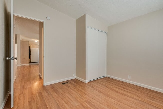 Building Photo - Three bed, 2 full bath, manufactured home ...