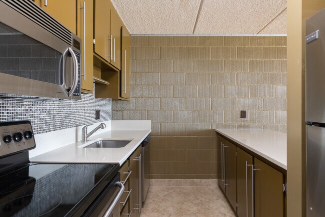 kitchen - 1 Kelton Ct