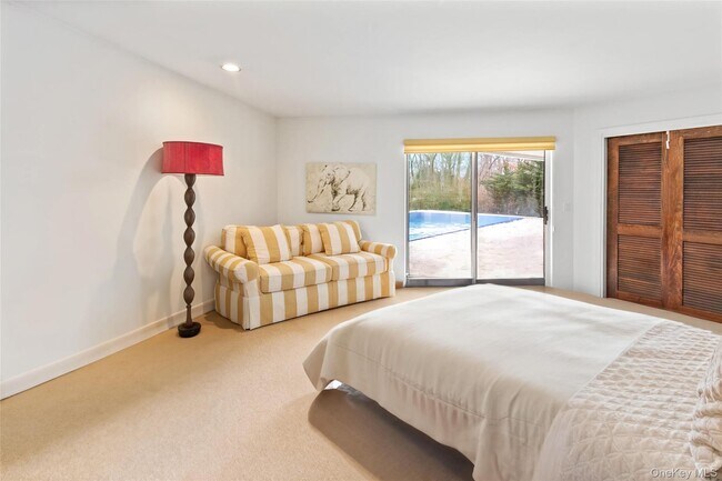 Building Photo - 9 The Registry