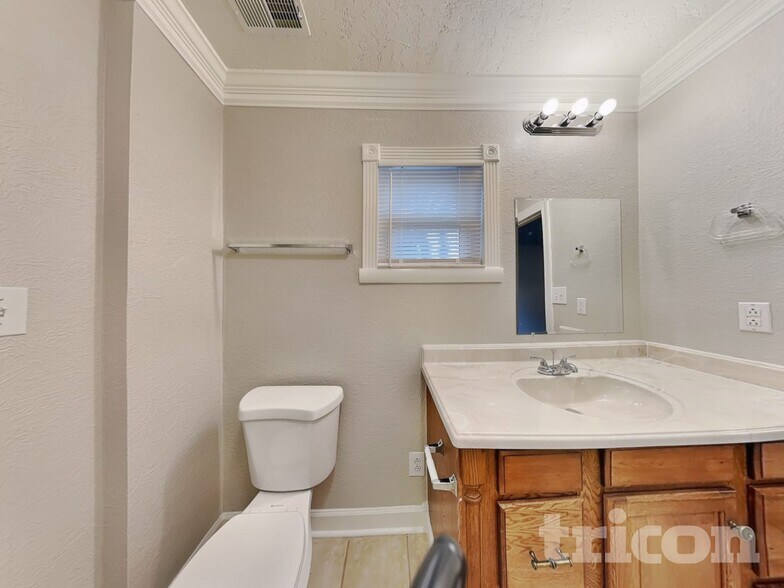 Building Photo - 21123 Rio Oro Dr