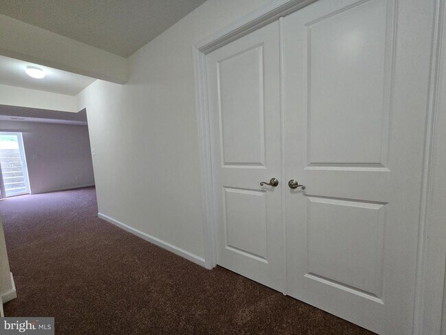 Building Photo - 173 Heartleaf Ln