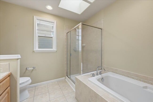 Building Photo - Kent Home