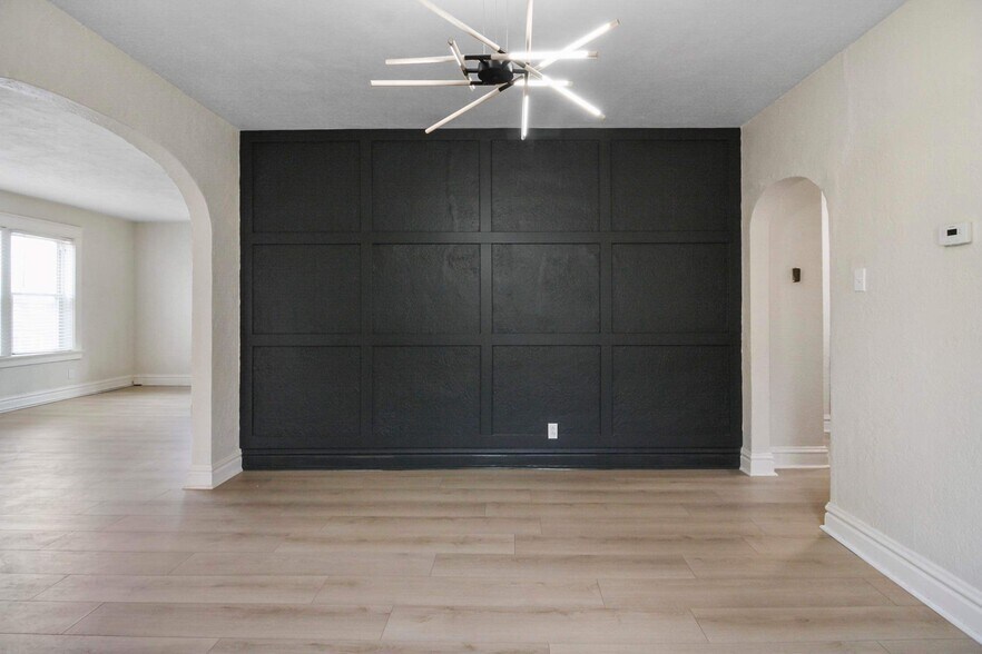 Building Photo - 7104 Tulane Ave