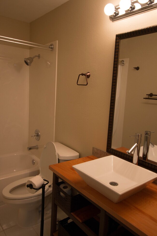 Beautifully Upgraded Condo 1111 Stevens St Medford OR 97504