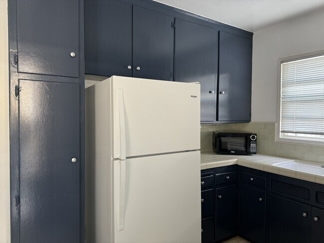 Building Photo - 3736 S Bentley Ave