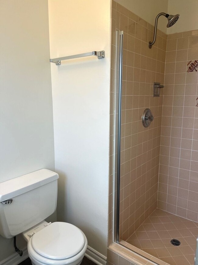 Building Photo - Beautiful 4 Bedroom Home in Huntington Beach