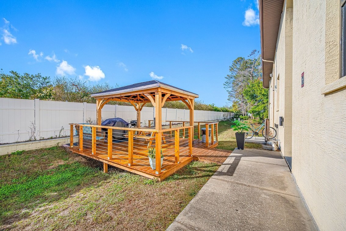 Building Photo - 10490 Chalmer St