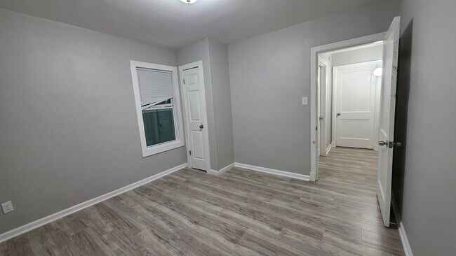 Building Photo - 3569 Bayliss Ave