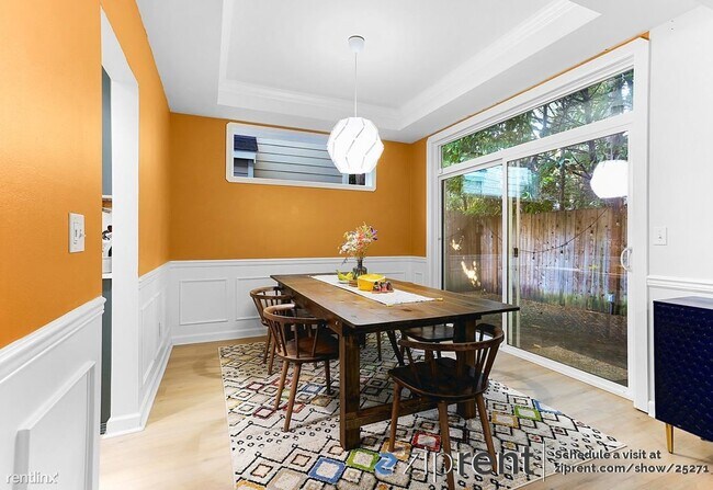 Building Photo - 3 br, 2.5 bath Townhome - 17111 3rd Place ...