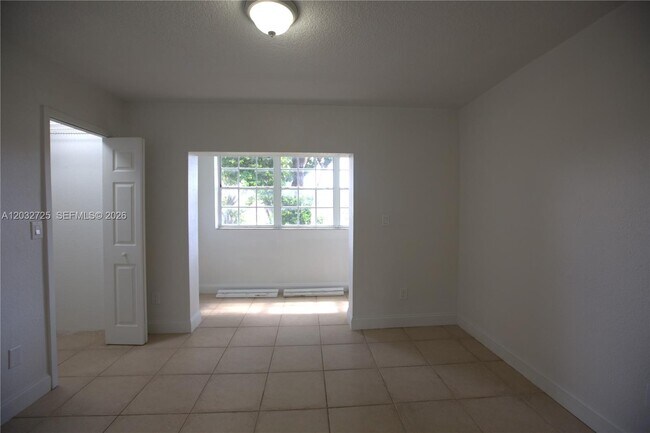 Building Photo - 6475 SW 129th Ave