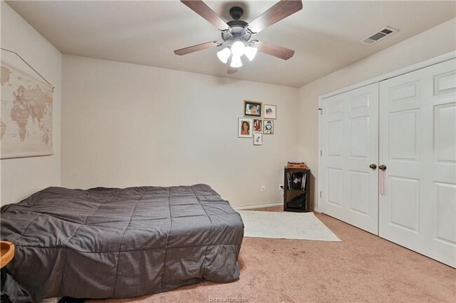 Building Photo - Available Aug 2026!! Great 3/3 Close to Ev...