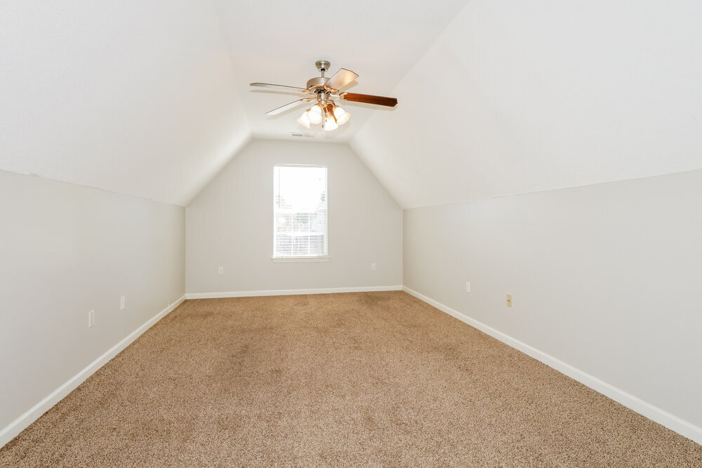 Building Photo - 5733 Fawn Dr