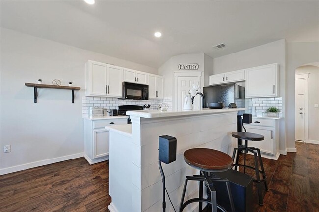 Building Photo - 436 Musgrav