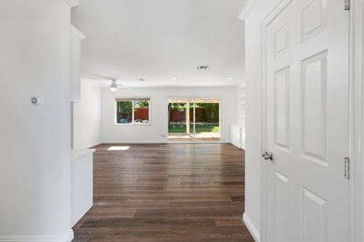 Building Photo - 23906 Hamlin St